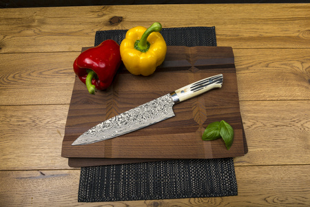 Takeshi Saji WBB Ręcznie kuty nóż Santoku 18cm R-2