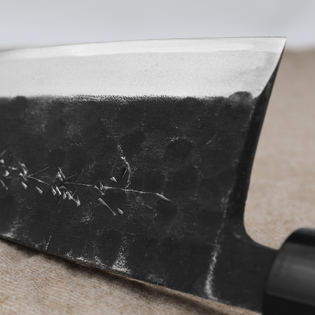 Tojiro Black Hammered Shirogami#2 Nóż Deba 18 cm