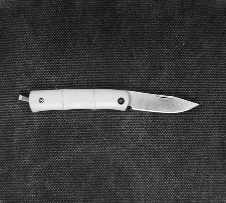 Mcusta Neckknife Bamboo Corian AUS-8A 5,5 cm